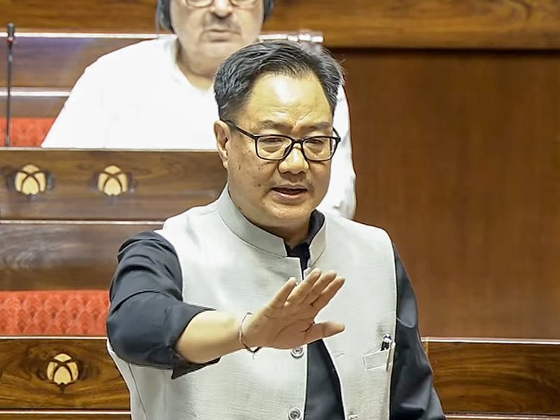 लोस : हंगामे के कारण कार्यवाही दिनभर के लिए स्थगित
