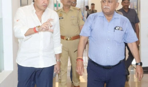यूपी टी-20 लीग के आगाज़ से पहले इकाना पहुंचे अवनीश अवस्थी, तैयारियों का लिया जायजा