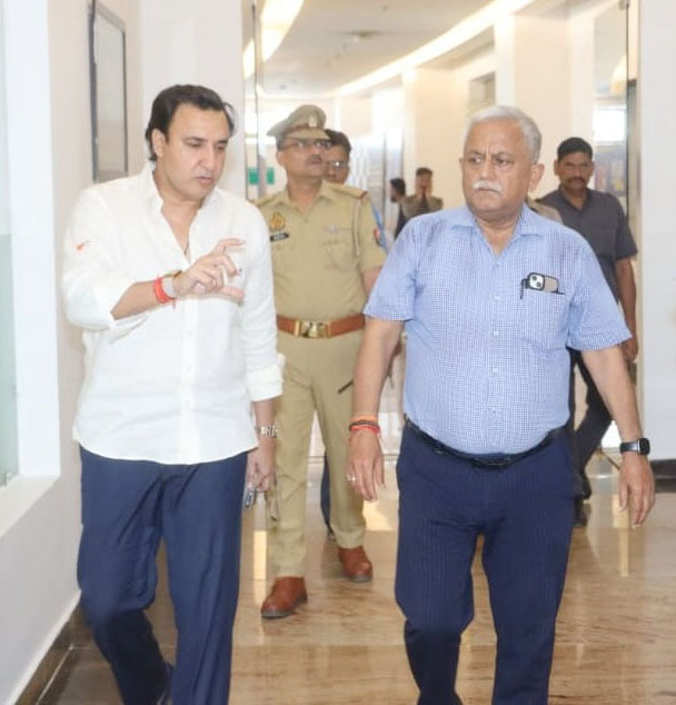 यूपी टी-20 लीग के आगाज़ से पहले इकाना पहुंचे अवनीश अवस्थी, तैयारियों का लिया जायजा