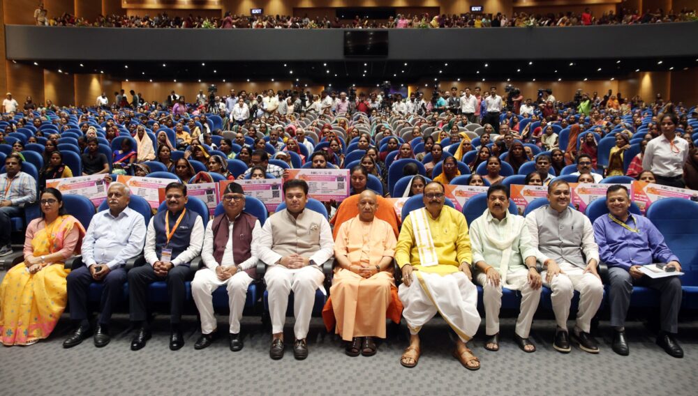 रक्षाबंधन से पहले सीएम ने 3.54 लाख ‘रसोइया बहनों’ को दिए चार बड़े उपहार