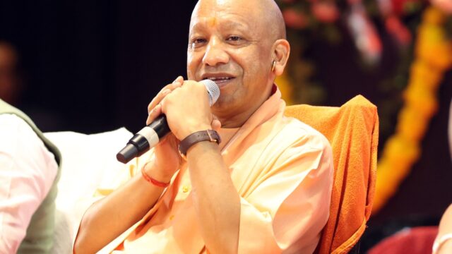 दो कंपनियों पर योगी सरकार का शिकंजा, आवंटन रद्द कर वापस ली सारी भूमि