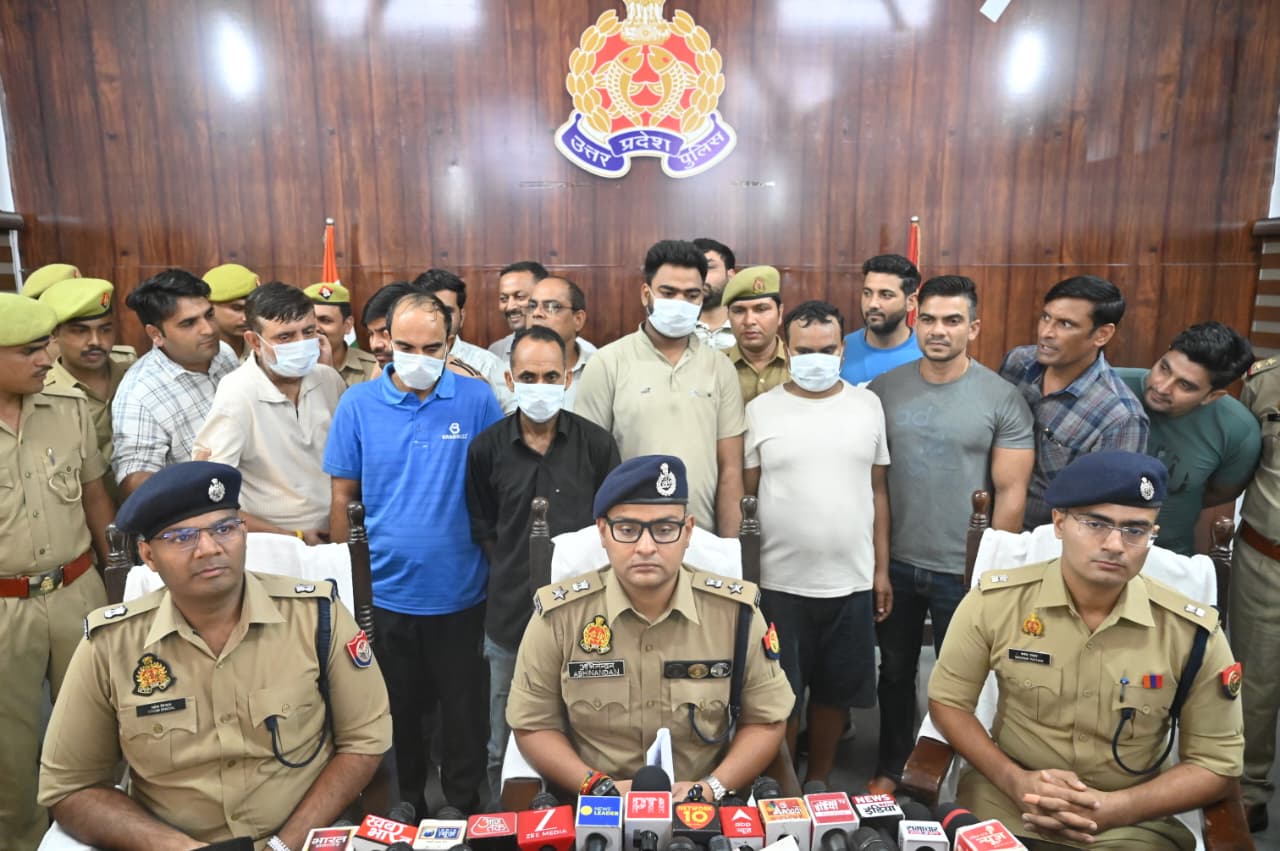 नकली सिक्के बनाने वाले गिरोह का पर्दाफाश, 5 गिरफ्तार
