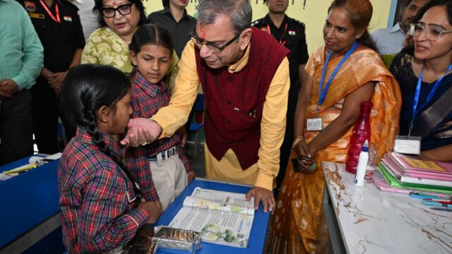 अभिभावक बच्चों को डांटने के बजाय बनाएं अपना मित्र : राज्यपाल