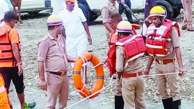 तेज बहाव से बचाव को शाकंभरी खोल में संयुक्त अभ्यास
