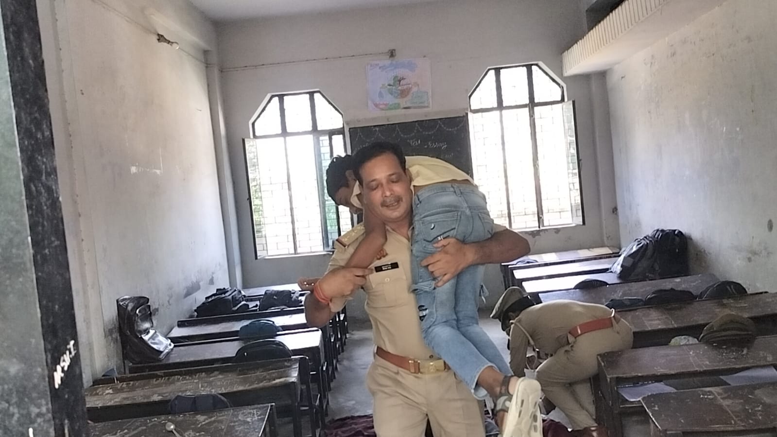 मॉक ड्रिल में फायर ब्रिगेड की गाड़ी का प्रेशर फेल, मची अफरा-तफरी