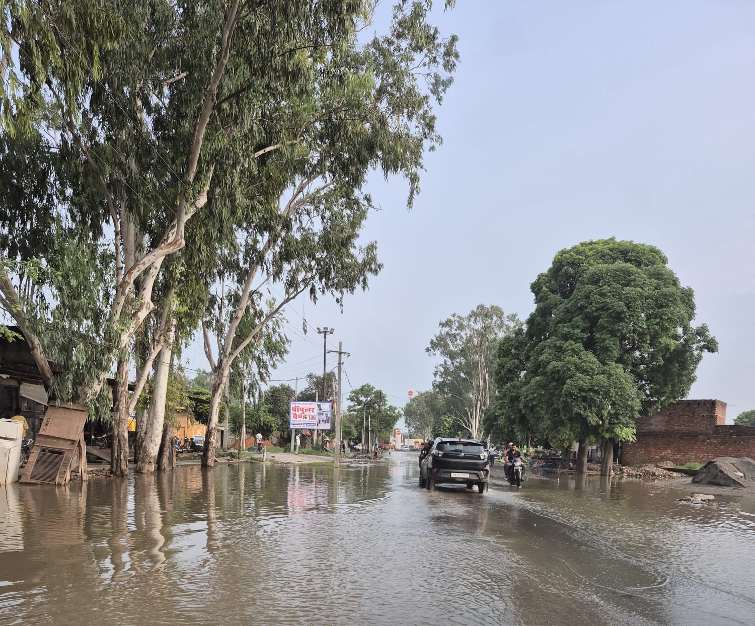 भारी बारिश के चलते जल भराव से जनता बुरी तरह त्रस्त, वर्षा आने पर क्षेत्रवासियों का घबराता है दिल