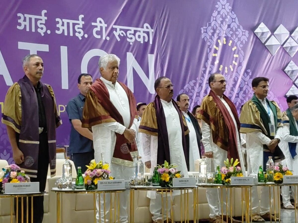 IIT रुड़की दीक्षांत समारोह में NSA अजीत डोभाल, 2701 छात्र-छात्राओं को मिली डिग्री