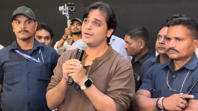 बाबा नीम करौली पर बनी फिल्म के अभिनेता अमित दुबे पहुंचे बाराबंकी