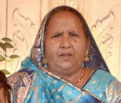 बुजुर्ग महिला की घर के अंदर चाकू से गला रेत कर हत्या 