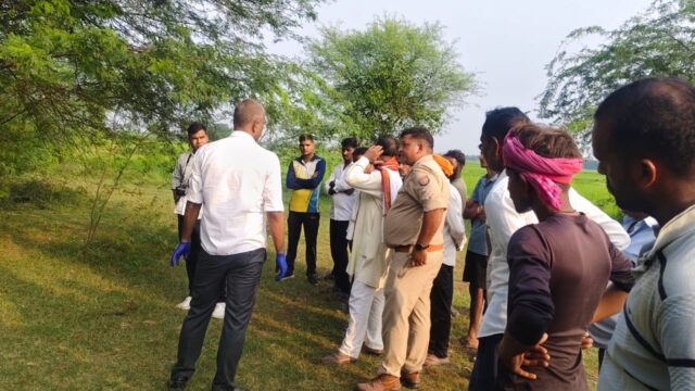 जंगल में मृत पड़े मिले युवक की कनपटी में गोली लगने का निशान
