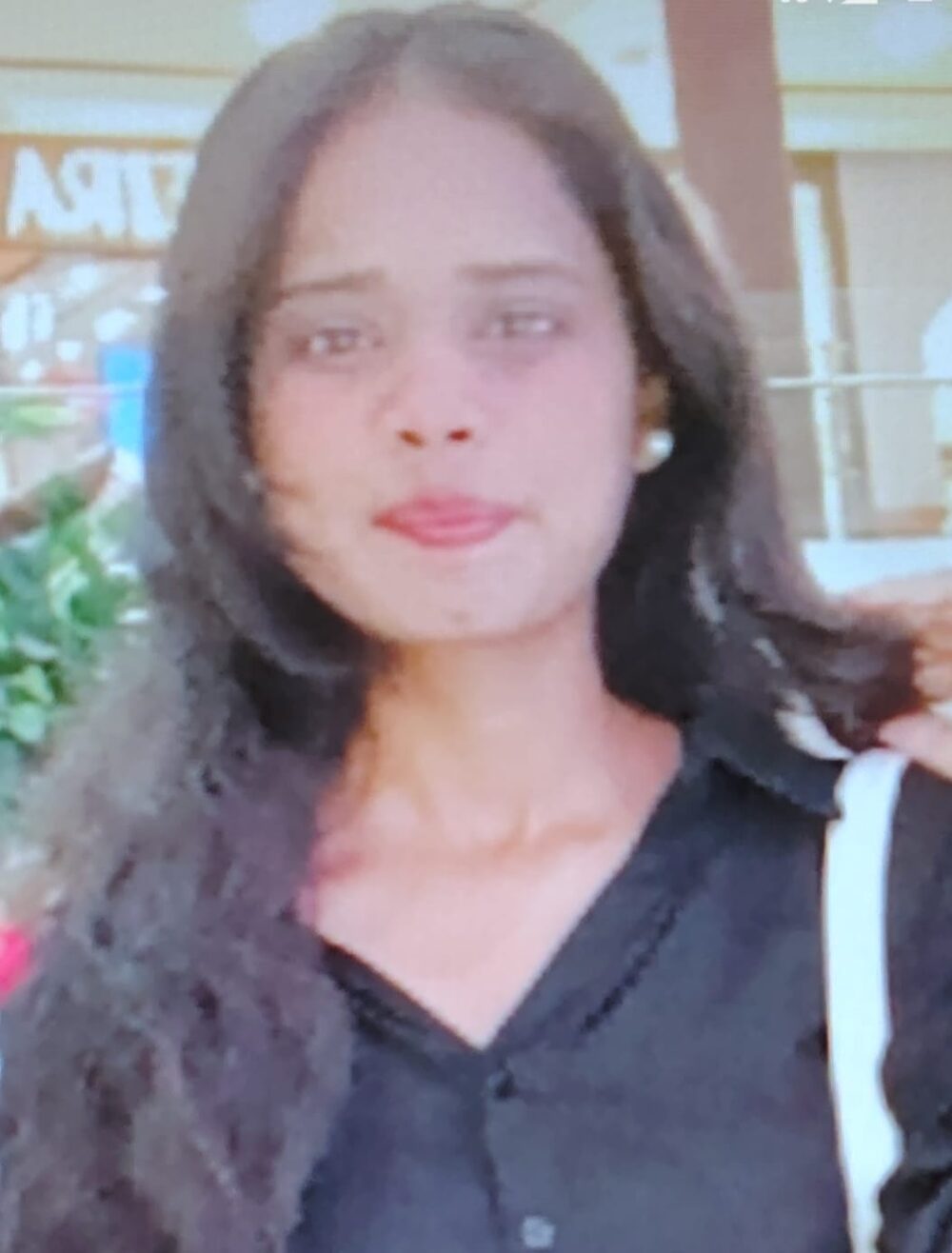 तेज रफ्तार वैन ने छीनी युवती की जिंदगी, कोहराम