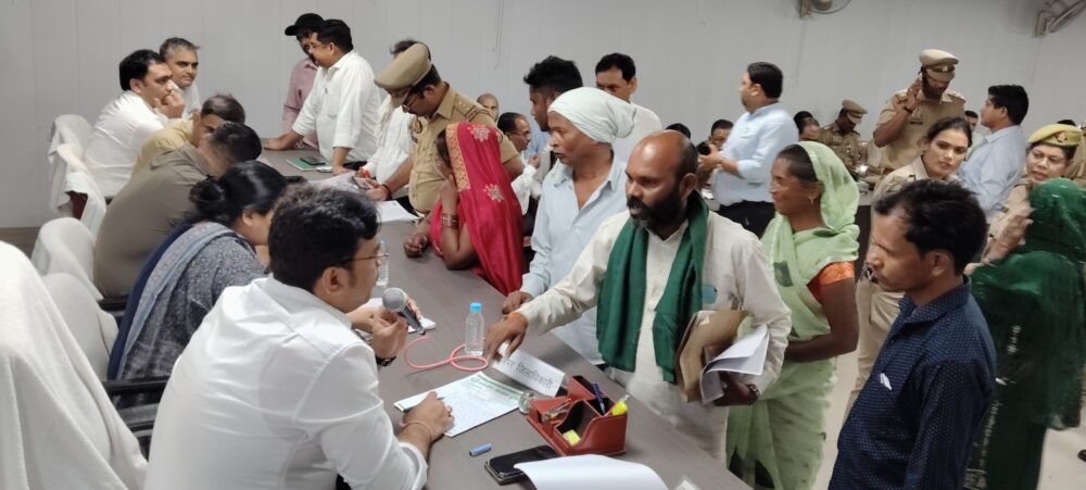 संपूर्ण समाधान दिवस में 174 शिकायतें, 45 का मौके पर निस्तारण
