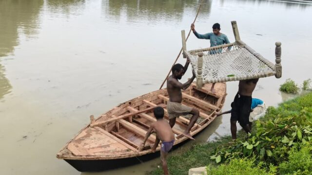 खतरे के निशान से 23 सेंटीमीटर ऊपर सरयू,गांवों की ओर फैला पानी