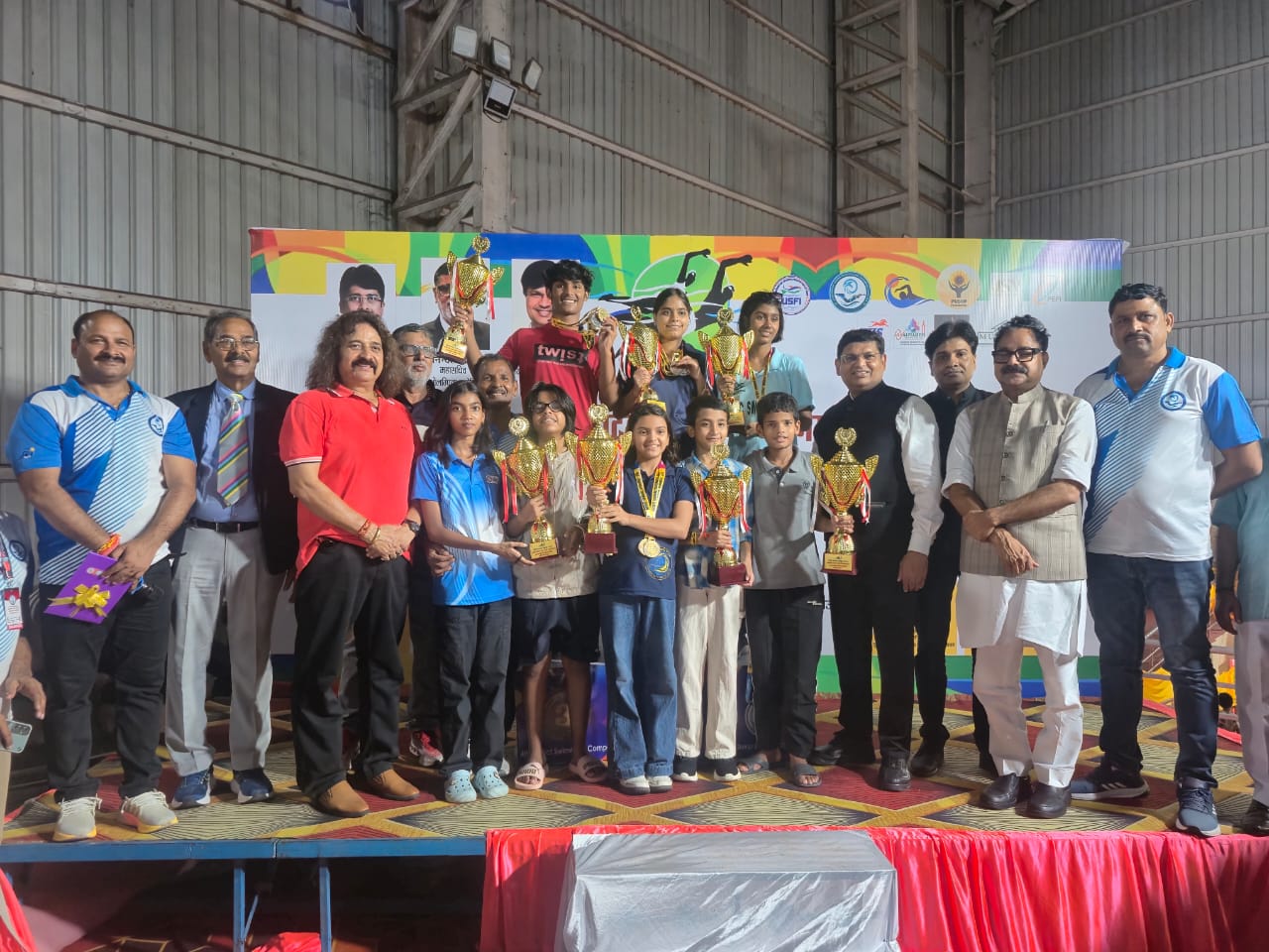राज्य फिनस्विमिंग में लखनऊ चैंपियन, तैराकी में एलपीसी ने जीती छह ट्रॉफियां
