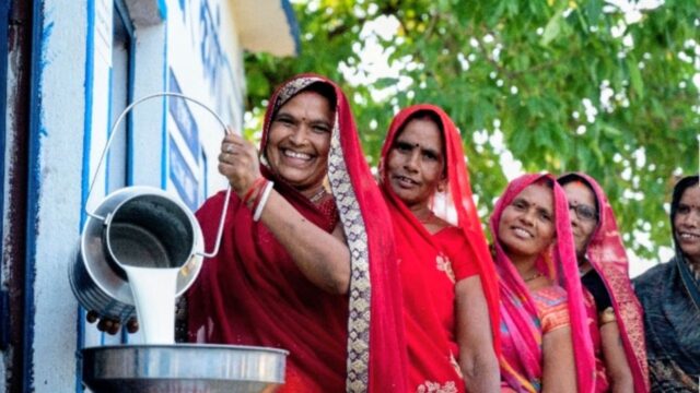 एक करोड़ महिलाओं को मिलेगा ₹1 लाख तक ब्याजमुक्त क्रेडिट! योगी सरकार की नई योजना से बदल सकती है गांव की तस्वीर
