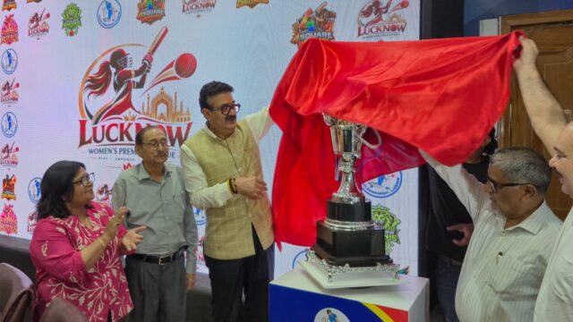 डॉ. नवनीत सहगल ने किया लखनऊ वुमन्स क्रिकेट लीग की ट्रॉफी और लोगो का अनावरण