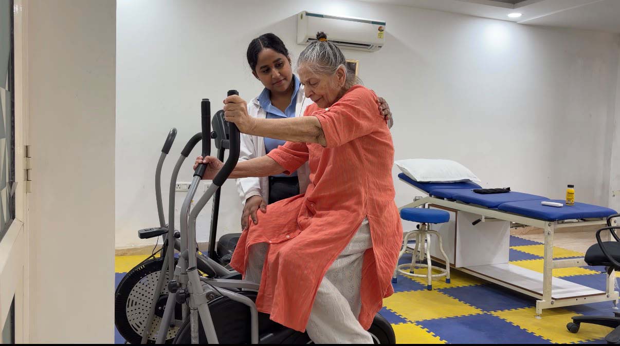 डिस्चार्ज के 48 घंटे में नई चुनौती: ग्रासियास लिविंग दे रहा है मरीजों को सुरक्षित रिकवरी स्पेस