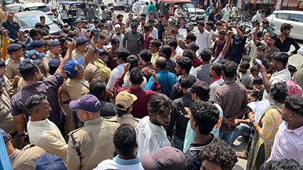 किशोरी की बरामदगी को लेकर जुलूस-प्रदर्शन
