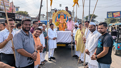 शोभायात्रा के साथ गजानन महाराज को किया विराजमान