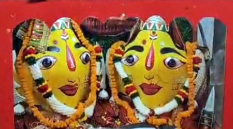 ऐतिहासिक नंदादेवी मंदिर मे श्रद्धांलुओं की उमड़ी भीड़ , लोग कर रहे है पूजा -अर्चना