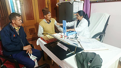 आयुर्वेदिक चिकित्सालय में दवाओं का टोटा, मरीज परेशान