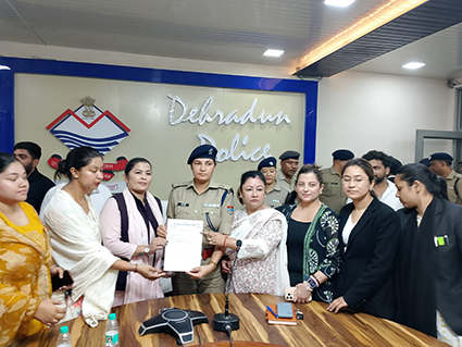 आपत्तिजनक सोशल मीडिया पोस्ट के खिलाफ कांग्रेस कार्यकर्ताओं का प्रदर्शन