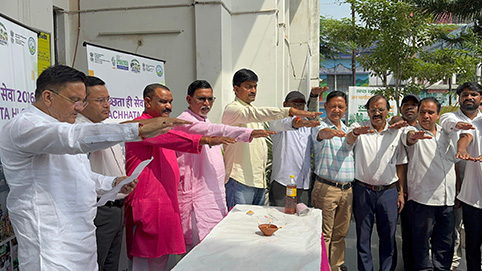 विश्वकर्मा पूजन से शुरू हुआ स्वच्छता अभियान, महापौर ने दिलाई स्वच्छता की शपथ