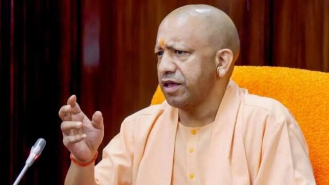 नोएडा में हिंडन किनारे बस्तियों को बिजली कनेक्शन देने के निर्देश, अवैध वसूली पर CM योगी का सख्त रुख