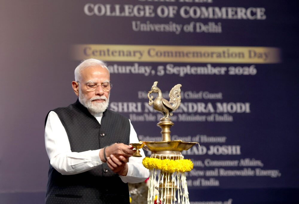 आसान नहीं है नरेंद्र मोदी होना
