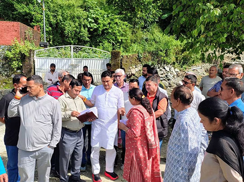 कैबिनेट मंत्री कैड़ा ने भीमताल विधानसभा क्षेत्र के आपदा प्रभावित क्षेत्रों का दौरा कर आपदा से हुए नुकसान का लिया जायजा