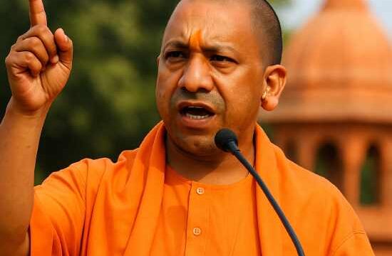 लापरवाही पर पांच तहसीलदार निलंबित, 13 अन्य को नोटिस