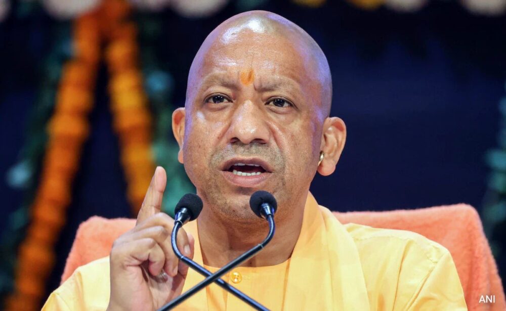 योगी सरकार की सख्ती, लापरवाही पर अधिशासी अभियंता निलंबित