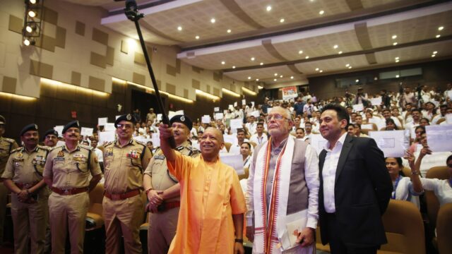 छह महीने में एक लाख युवाओं को सरकारी नौकरी: योगी  