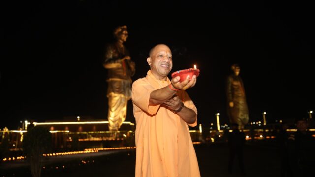 प्रेरणा स्थल पर जले आशीर्वाद के दीये, शुरू हुआ सेवा संकल्प अभियान